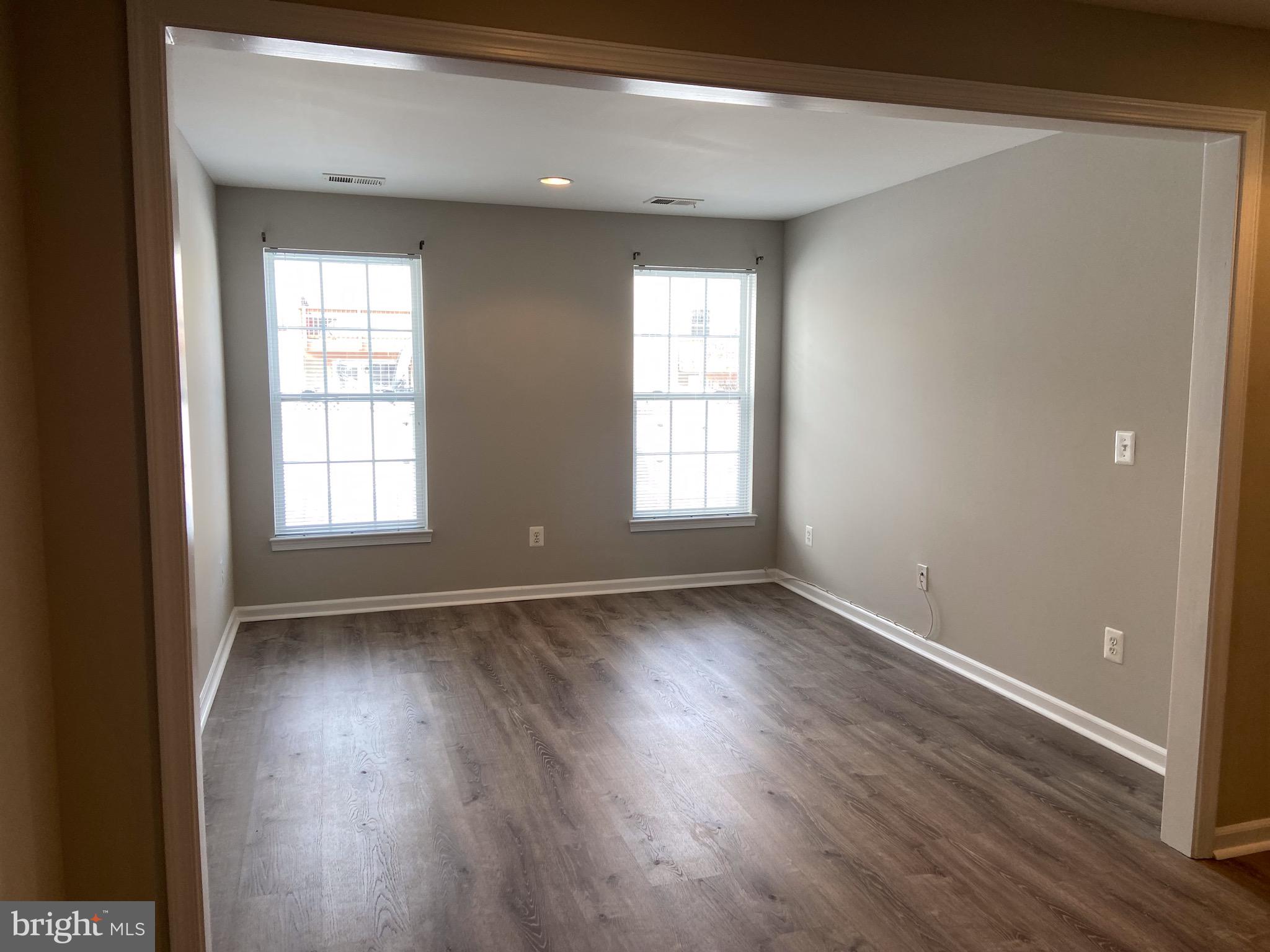 LAKELAND PLACE - Residential Lease