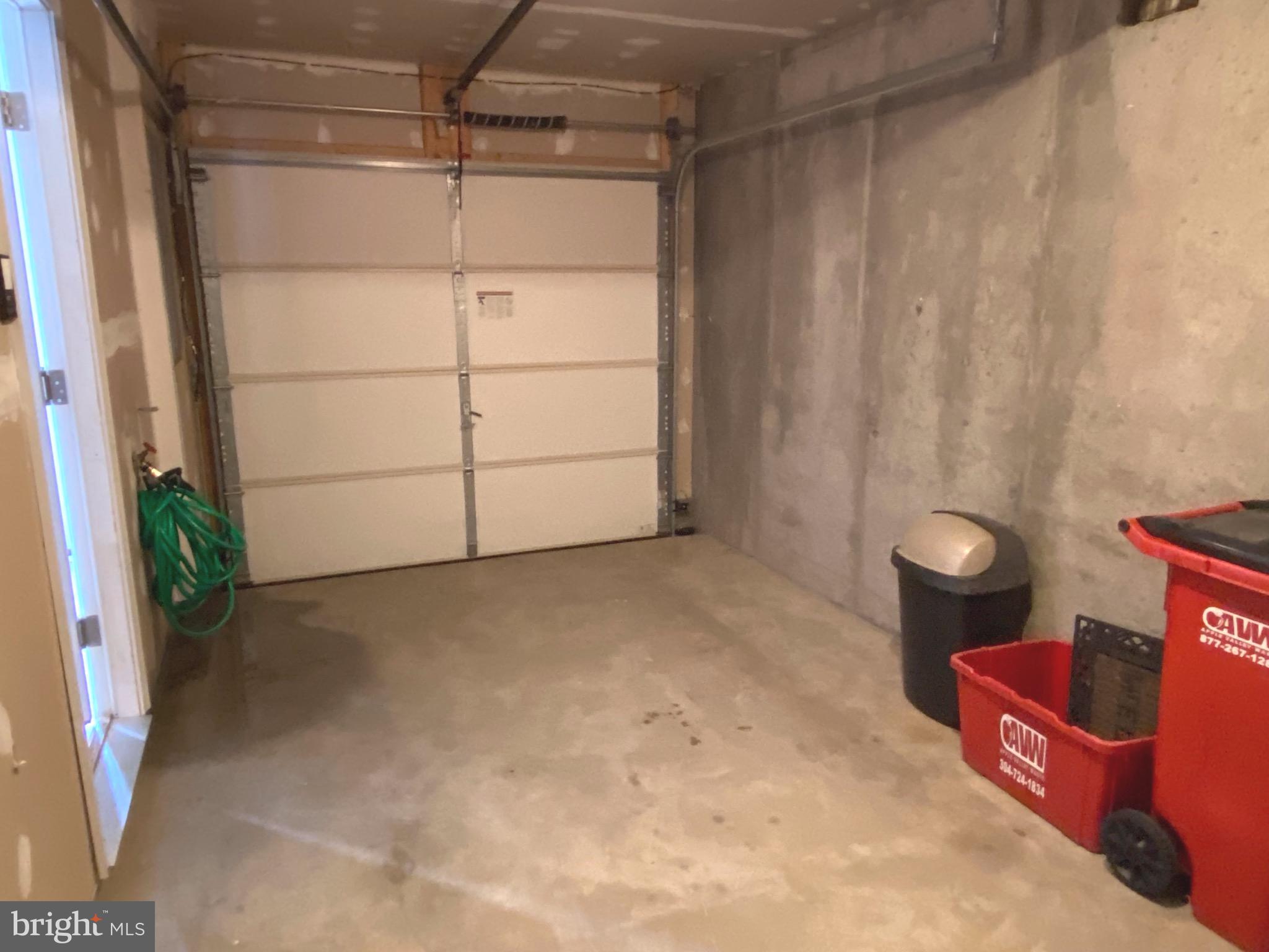 LAKELAND PLACE - Residential Lease