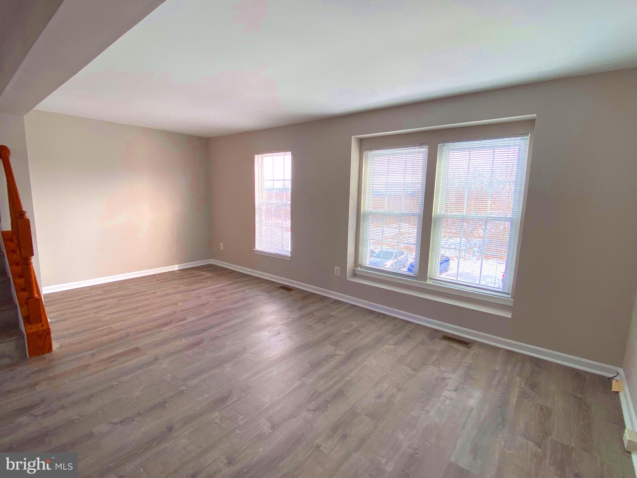 LAKELAND PLACE - Residential Lease