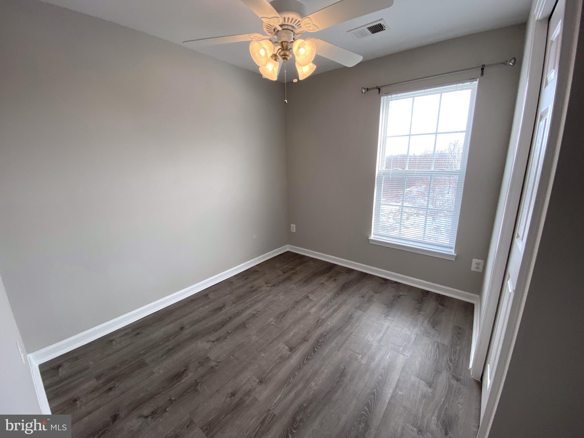 LAKELAND PLACE - Residential Lease