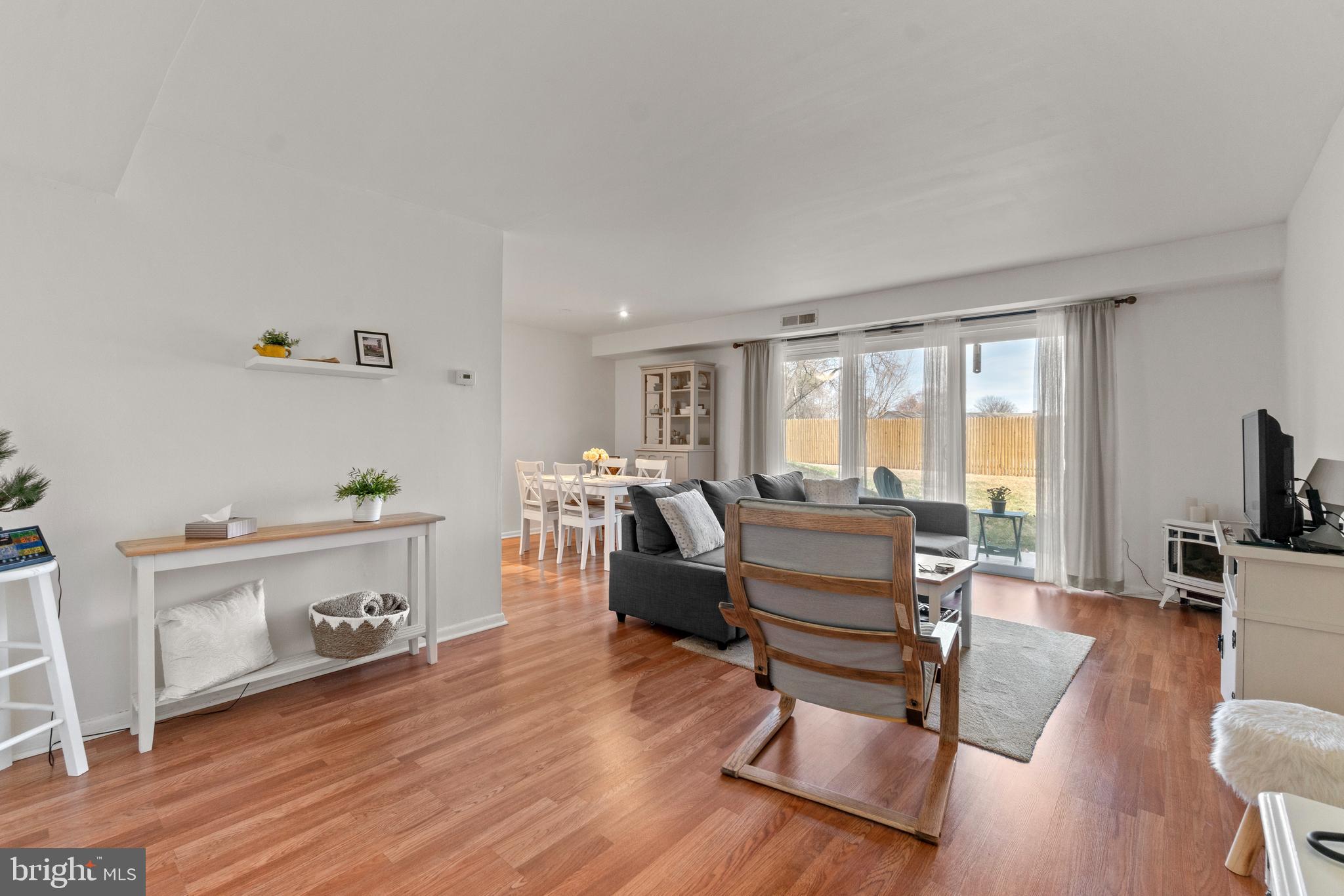 CHESTNUT HILL - Residential