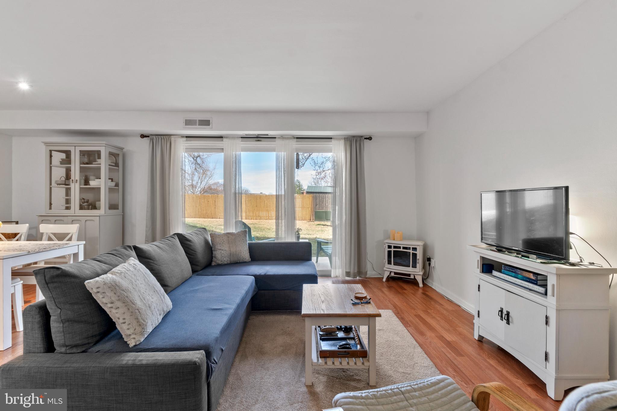 CHESTNUT HILL - Residential