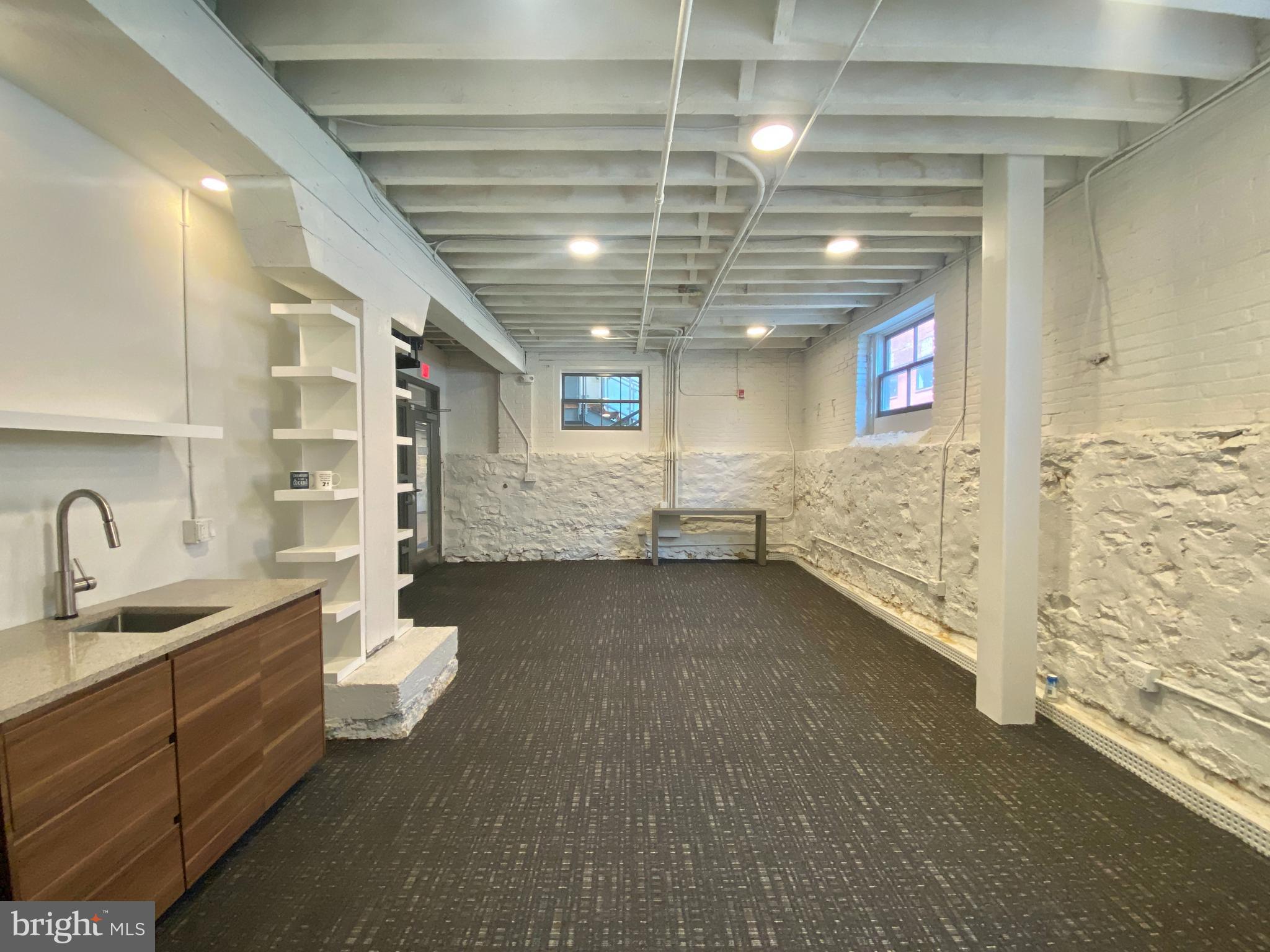325 N QUEEN STREET 325 G-03