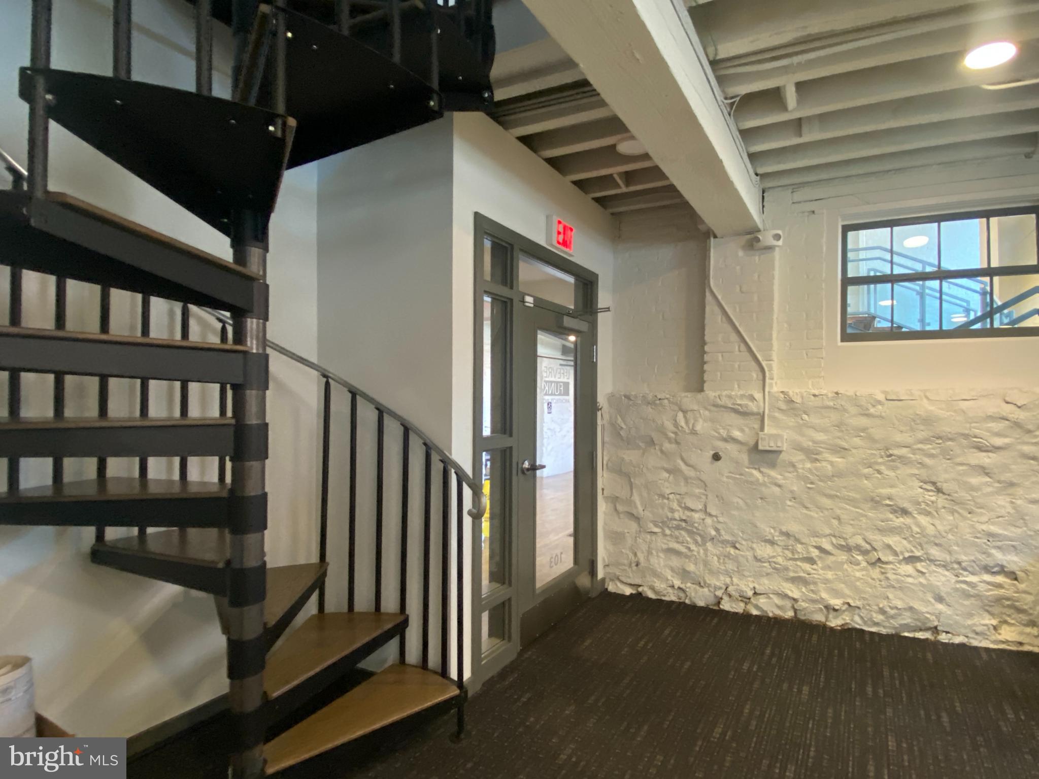 325 N QUEEN STREET 325 G-03