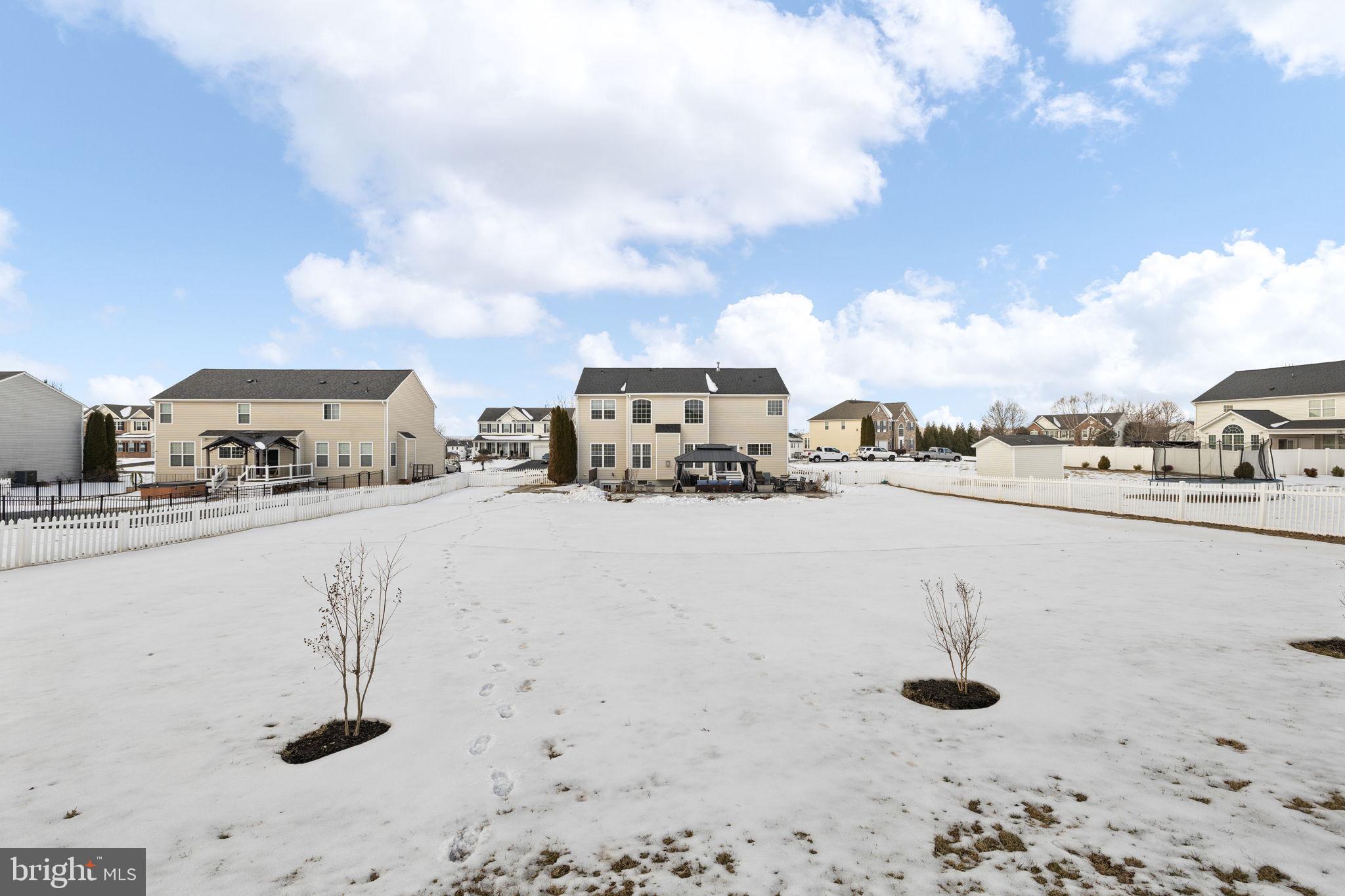 NORTH RIDGE ESTATES - Residential