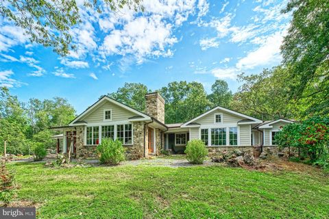 Homes For Sale - 43470 Evans Pond Road<br/> LEESBURG, VA 20176