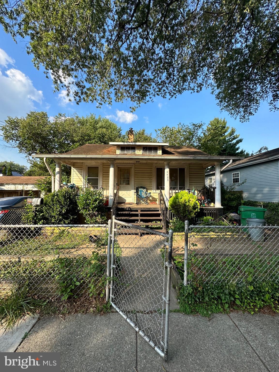 COLMAR MANOR - Residential