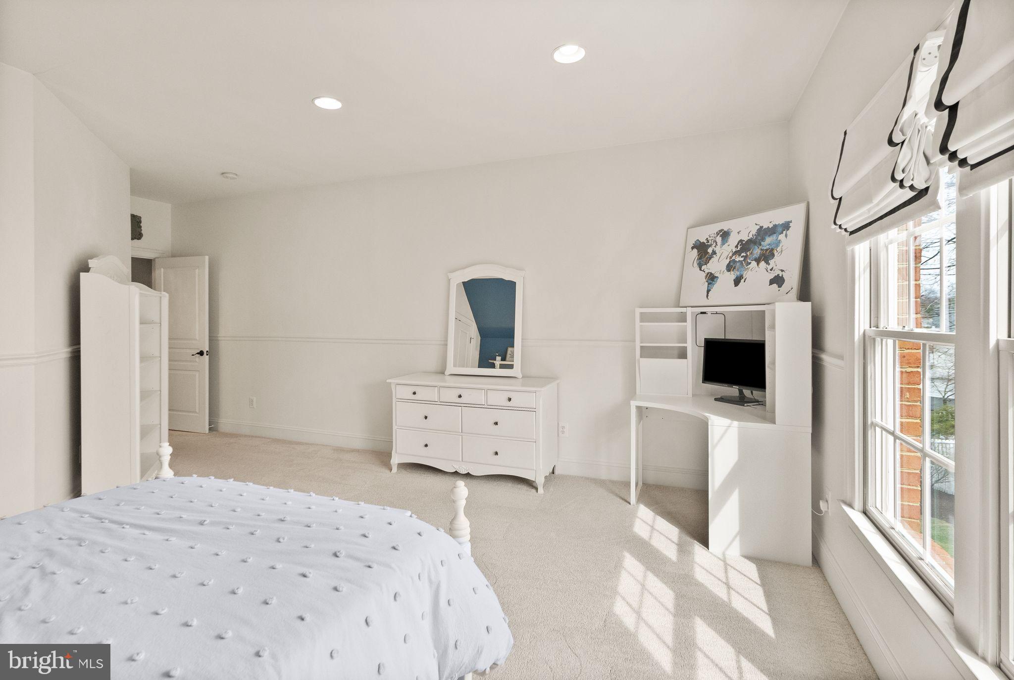 CEDAR CHASE - Residential