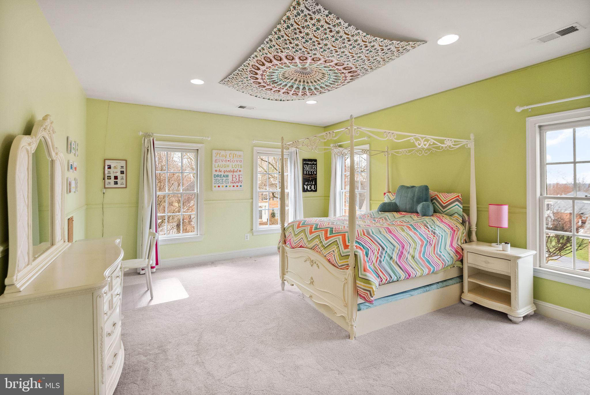 CEDAR CHASE - Residential