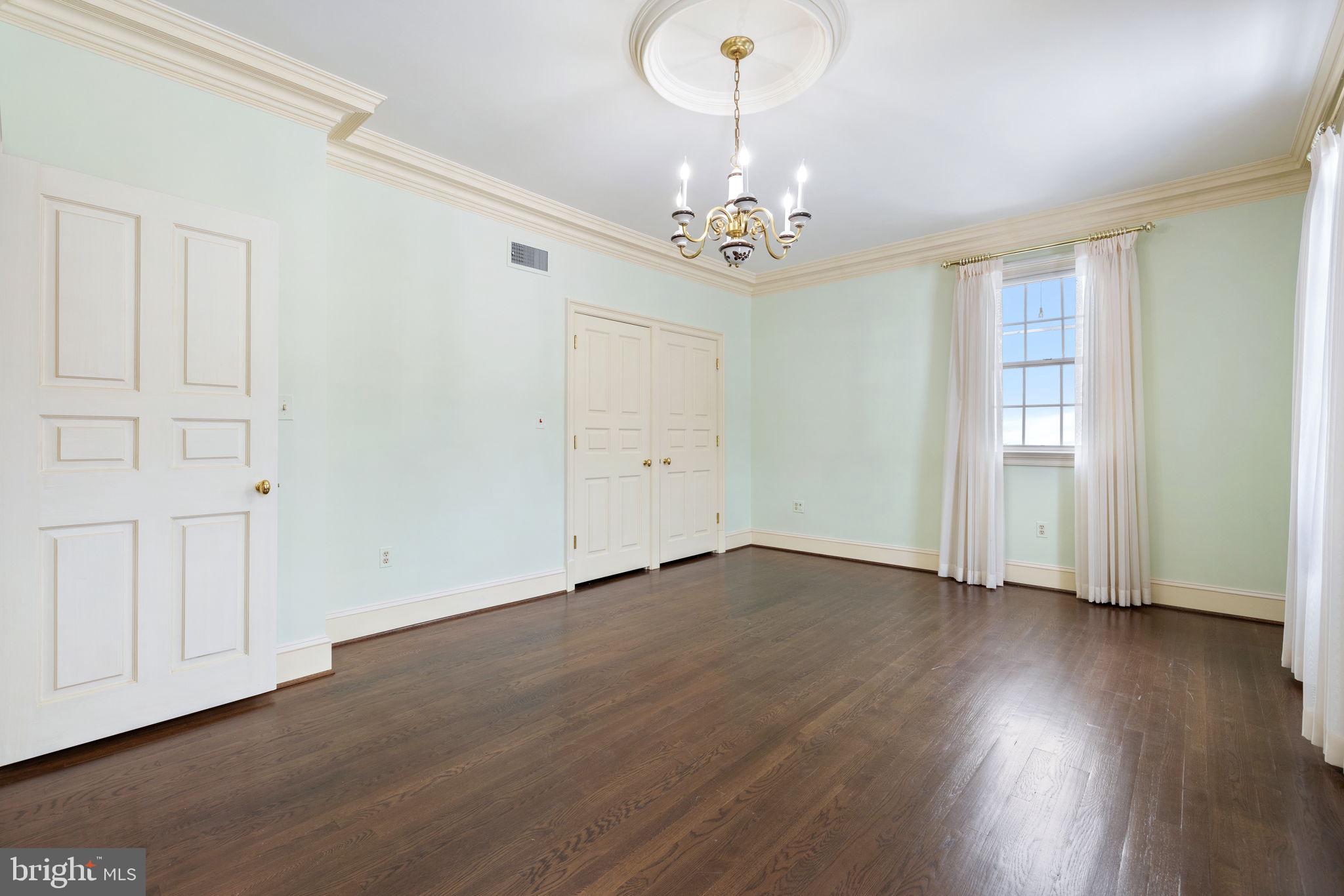 THE PLAINS - Residential