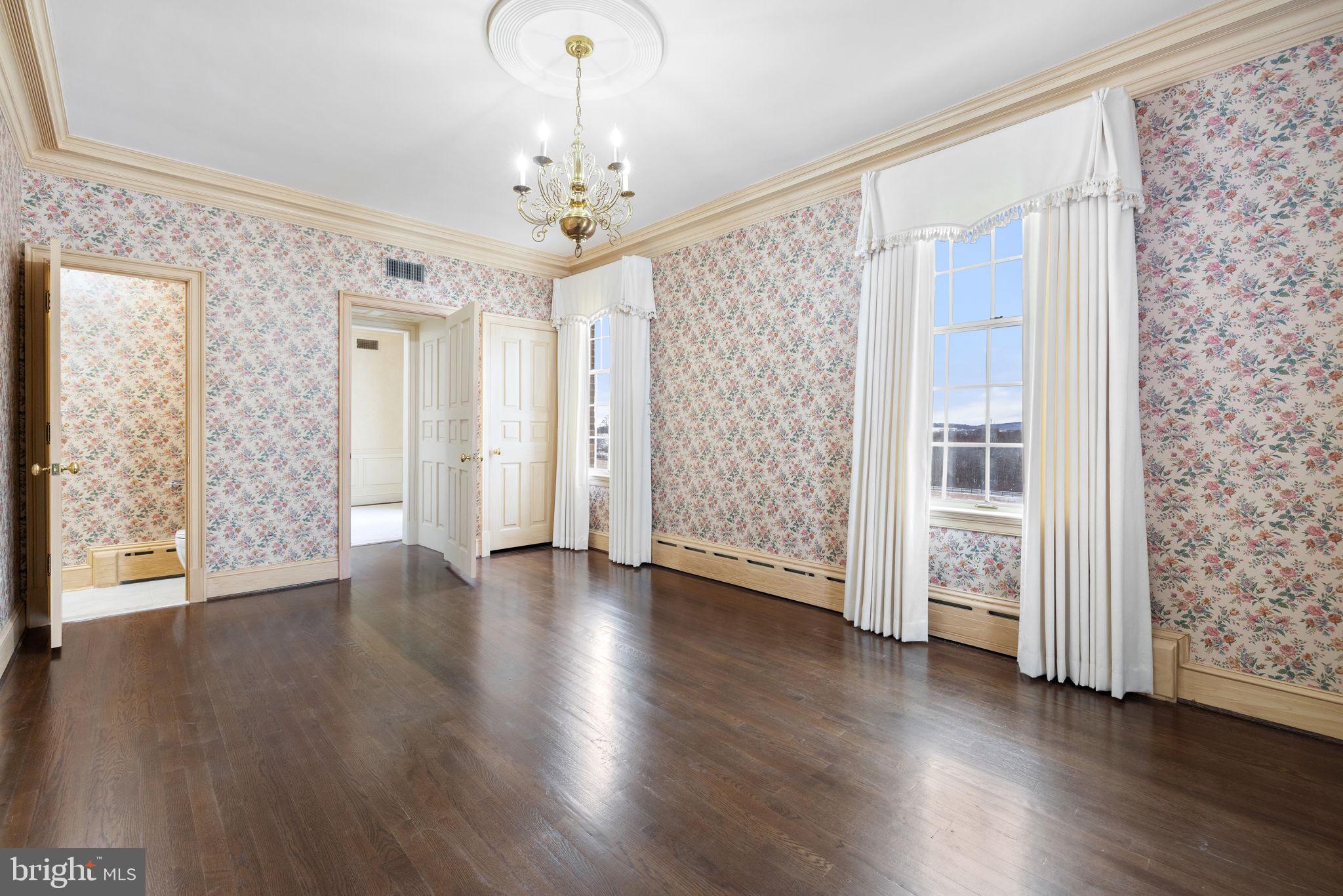 THE PLAINS - Residential