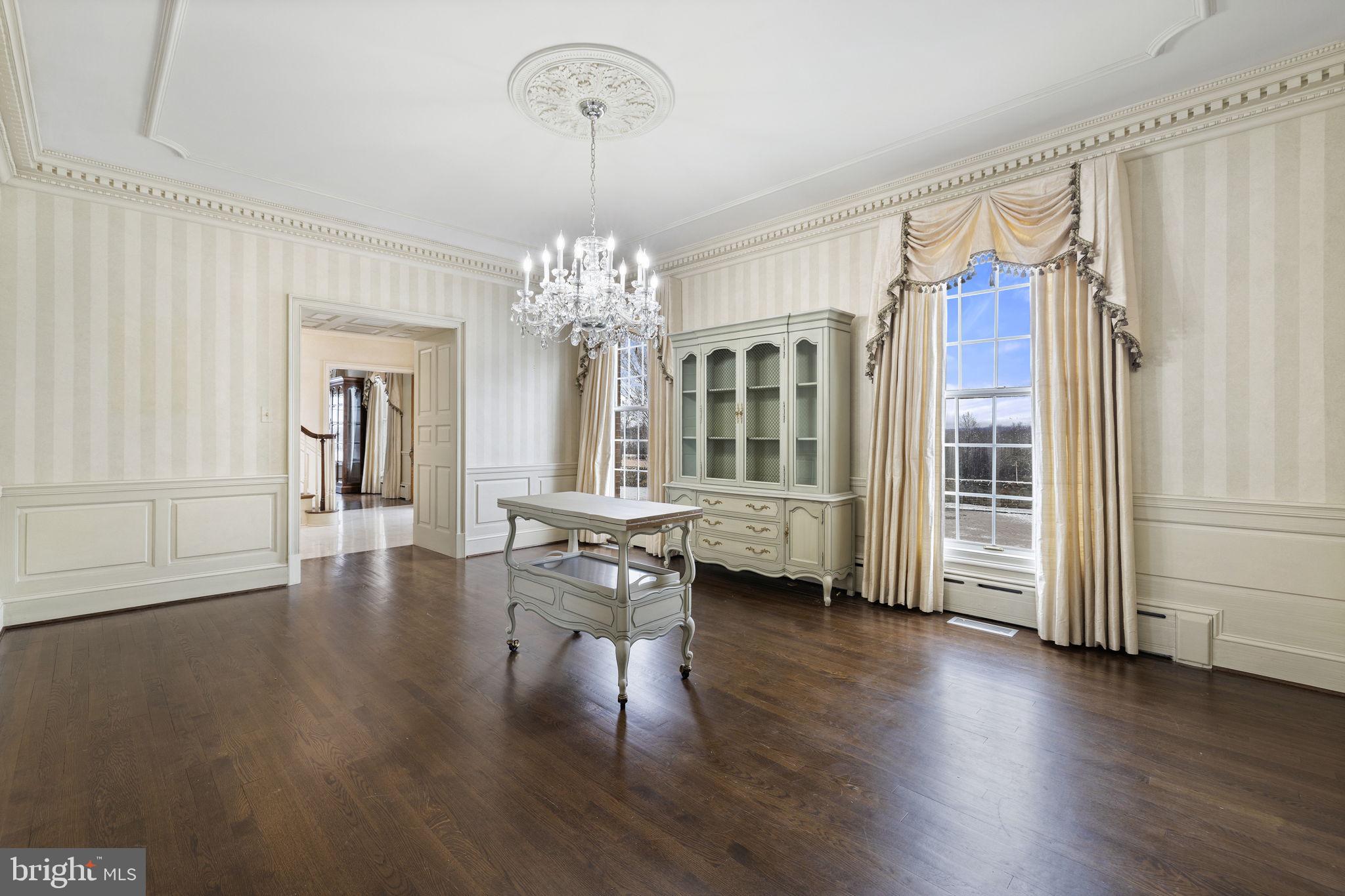 THE PLAINS - Residential