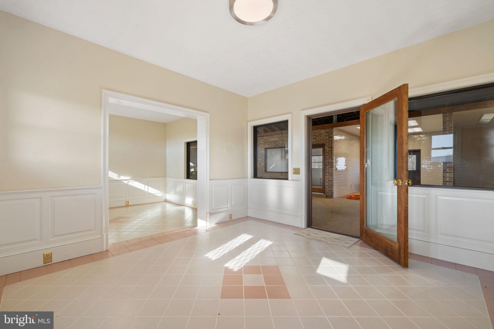 THE PLAINS - Residential