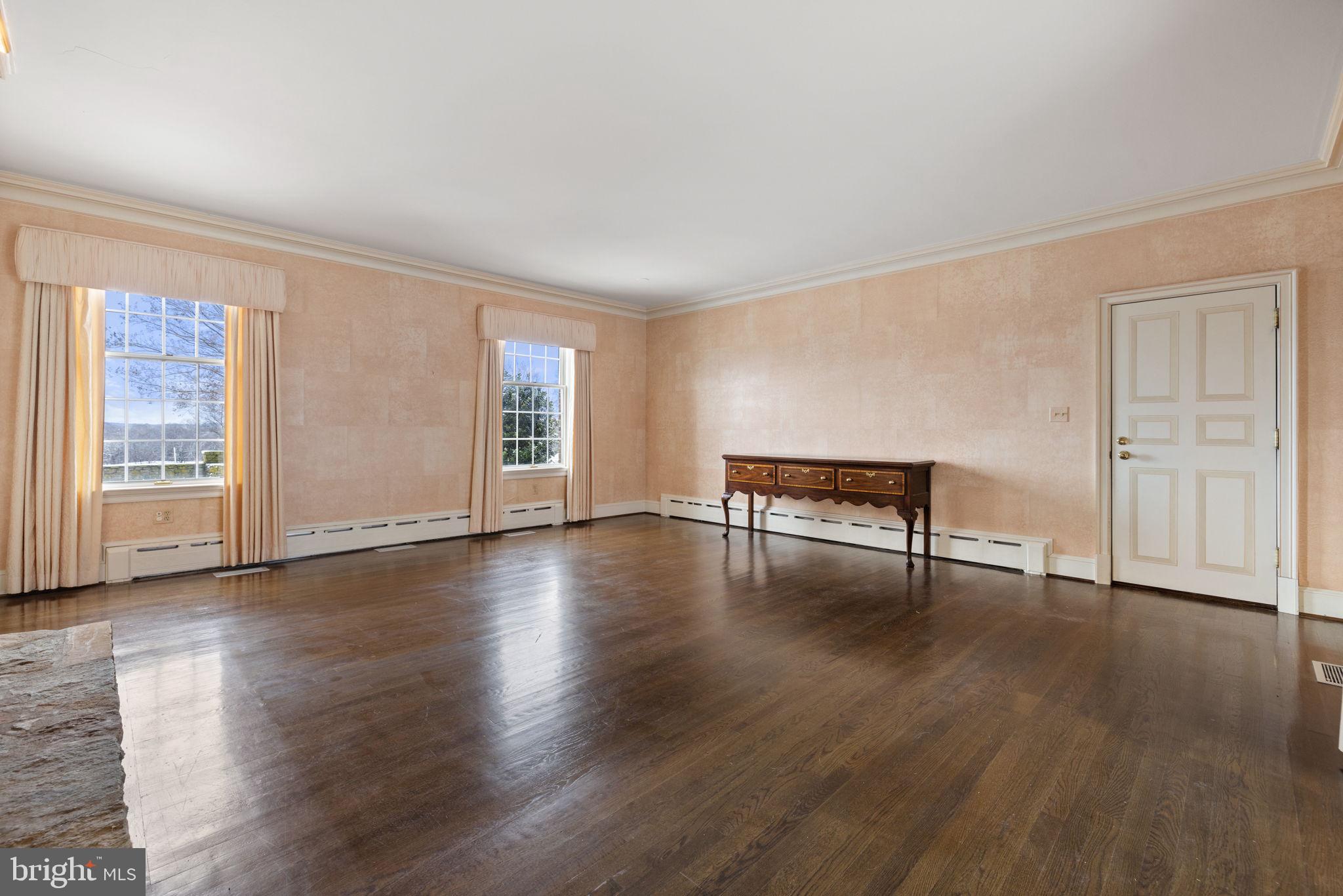 THE PLAINS - Residential