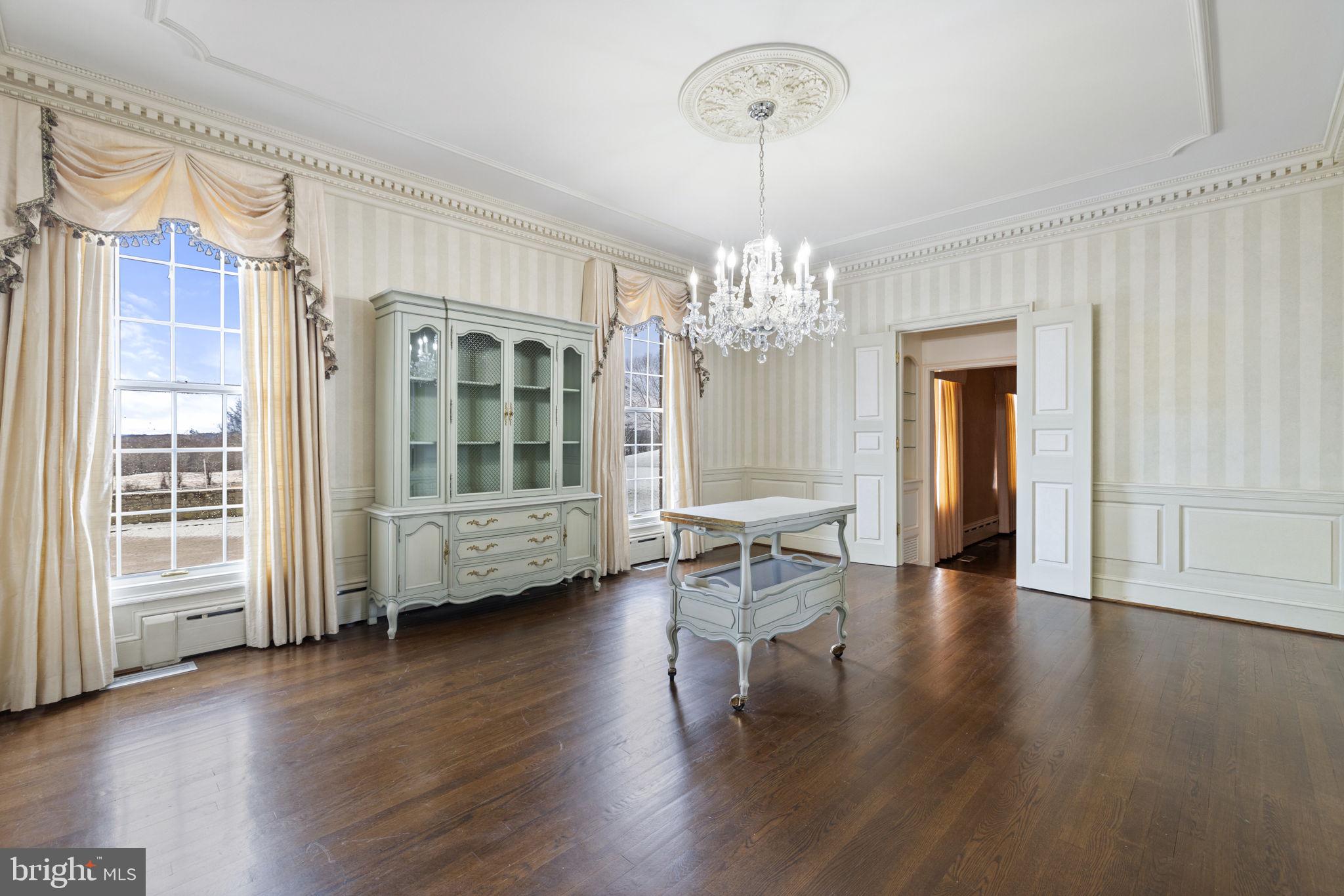 THE PLAINS - Residential