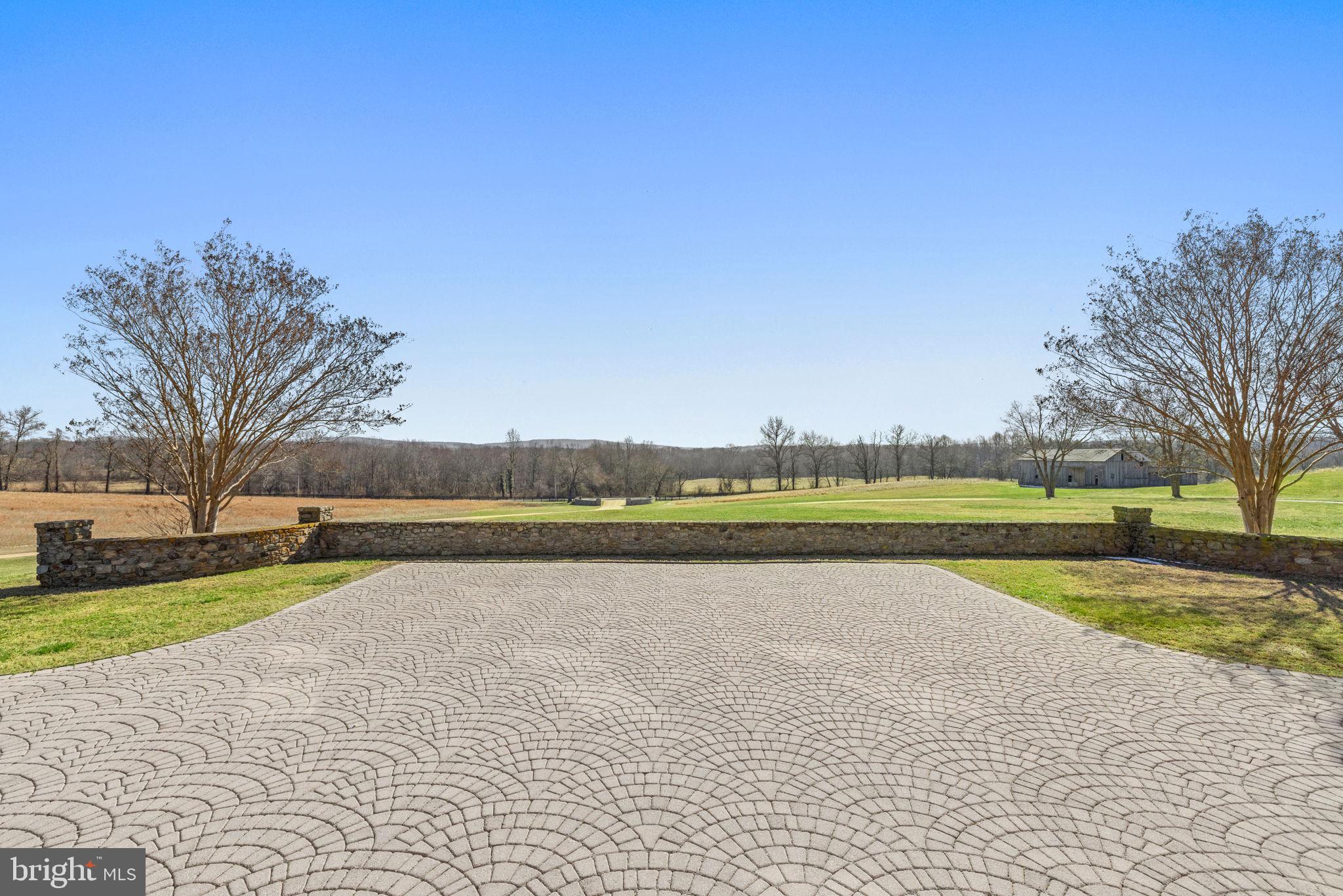 THE PLAINS - Residential