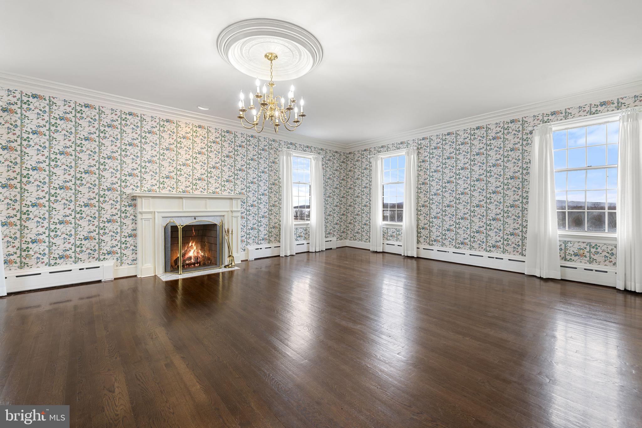 THE PLAINS - Residential