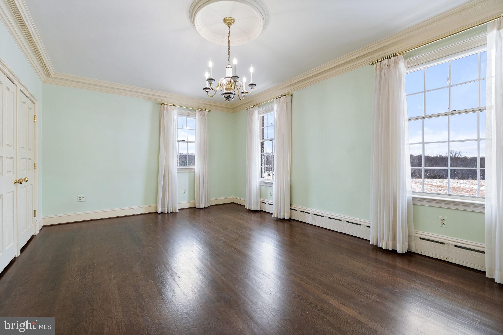 THE PLAINS - Residential