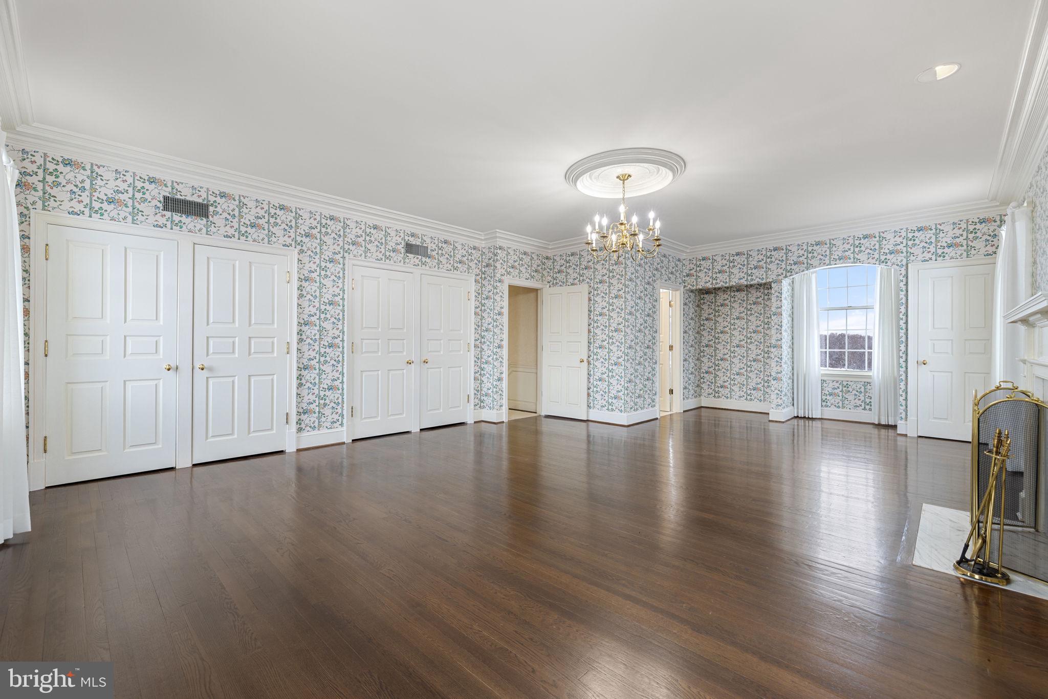 THE PLAINS - Residential