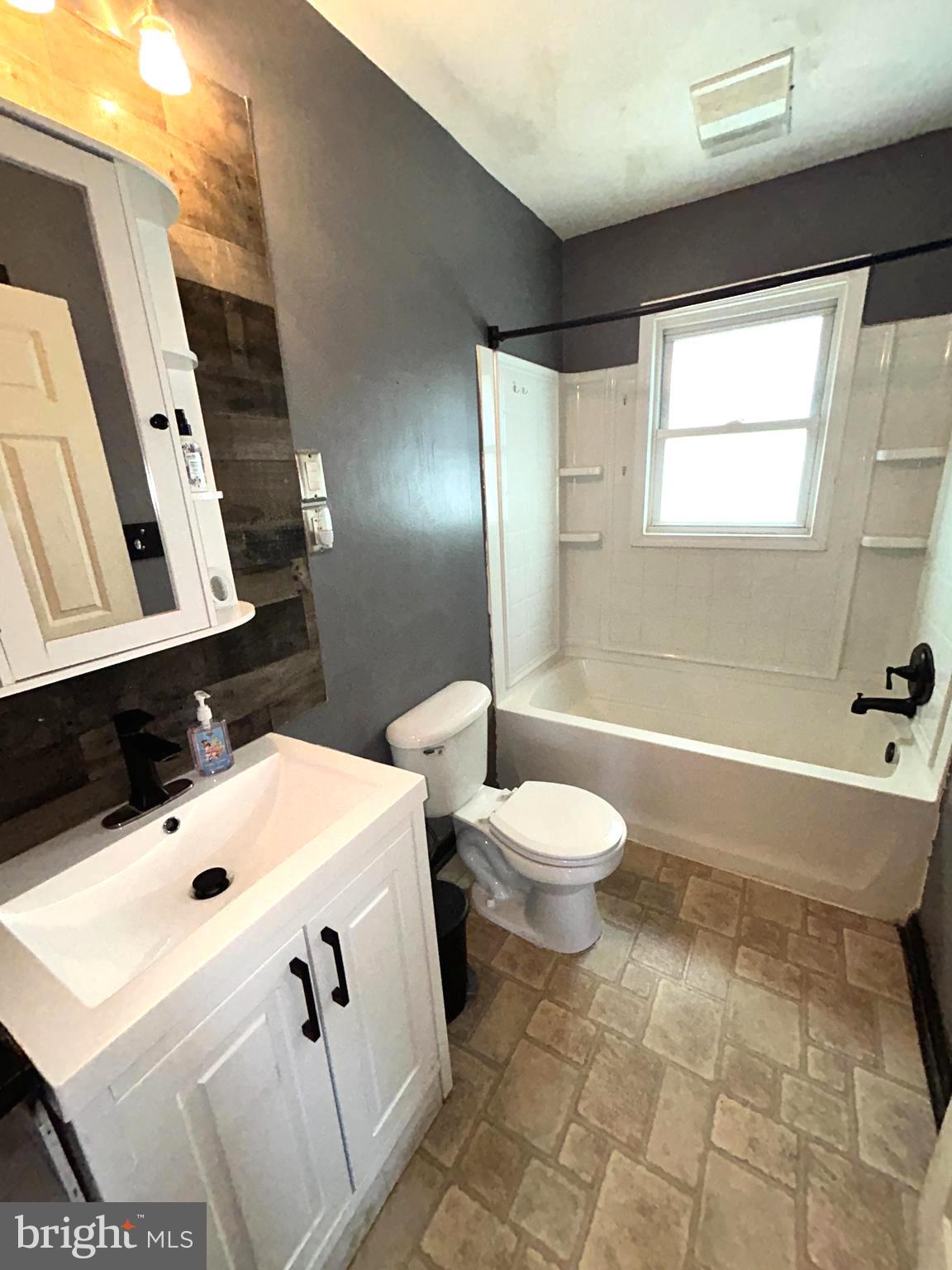 ORCHARD HILLS - Residential Lease