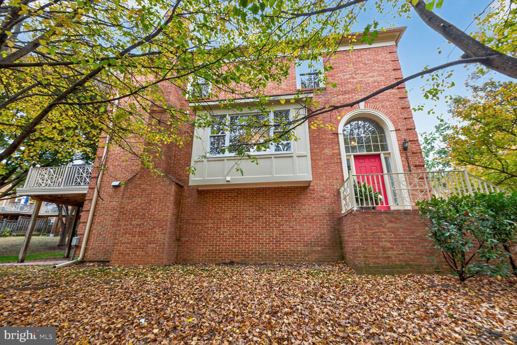 10152 STERLING TERRACE