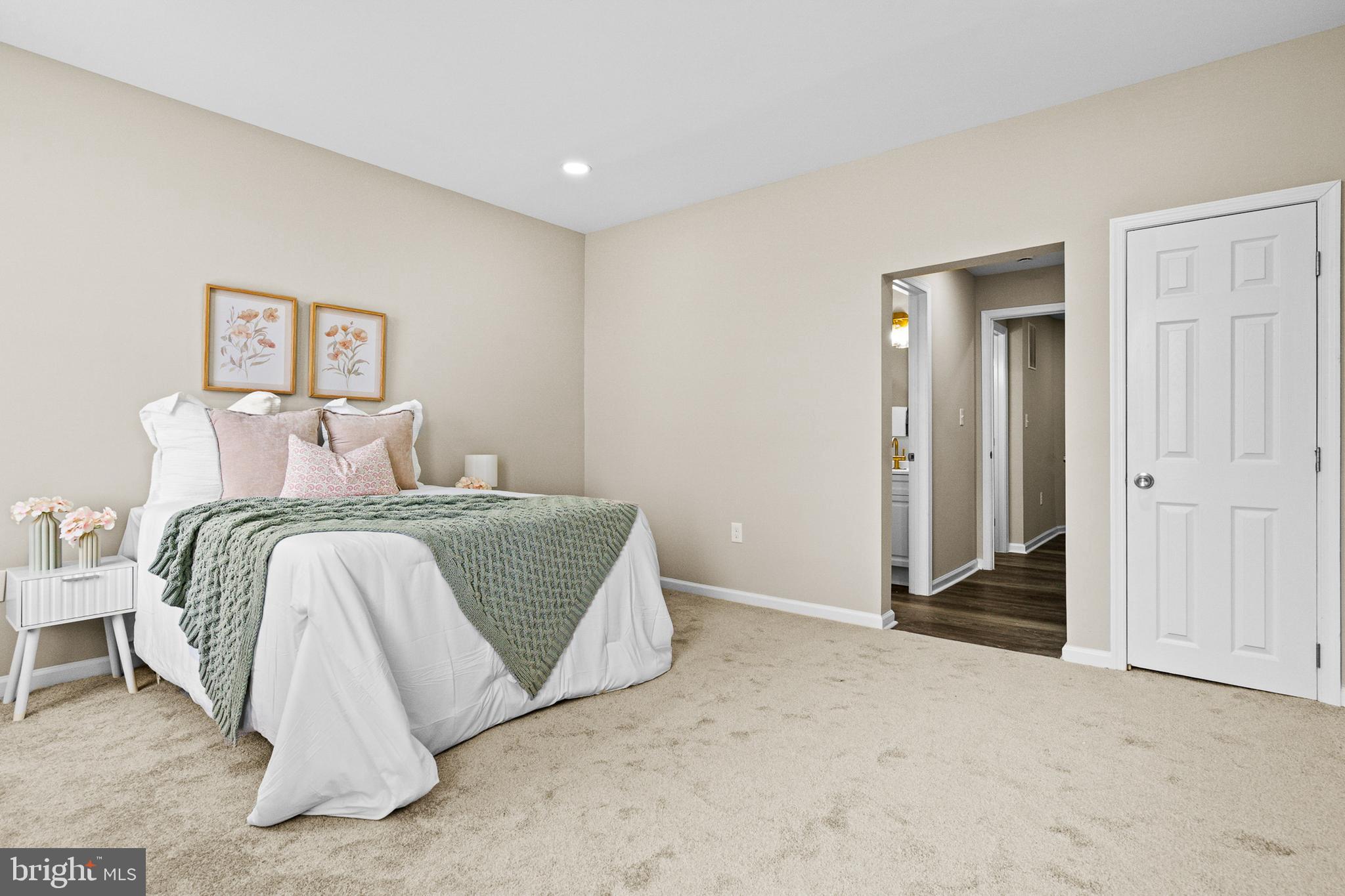 BROADWAY EAST - Residential
