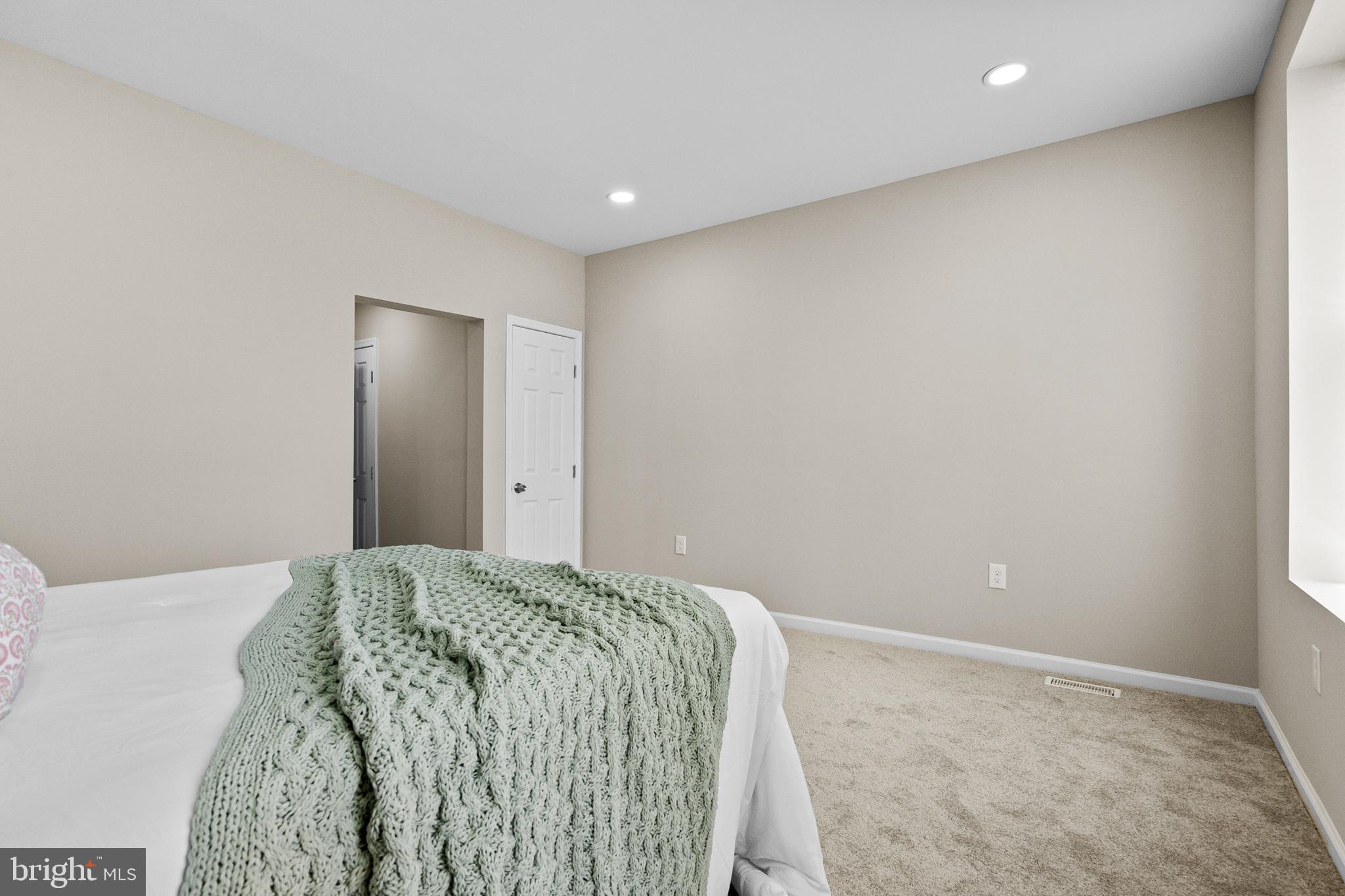 BROADWAY EAST - Residential