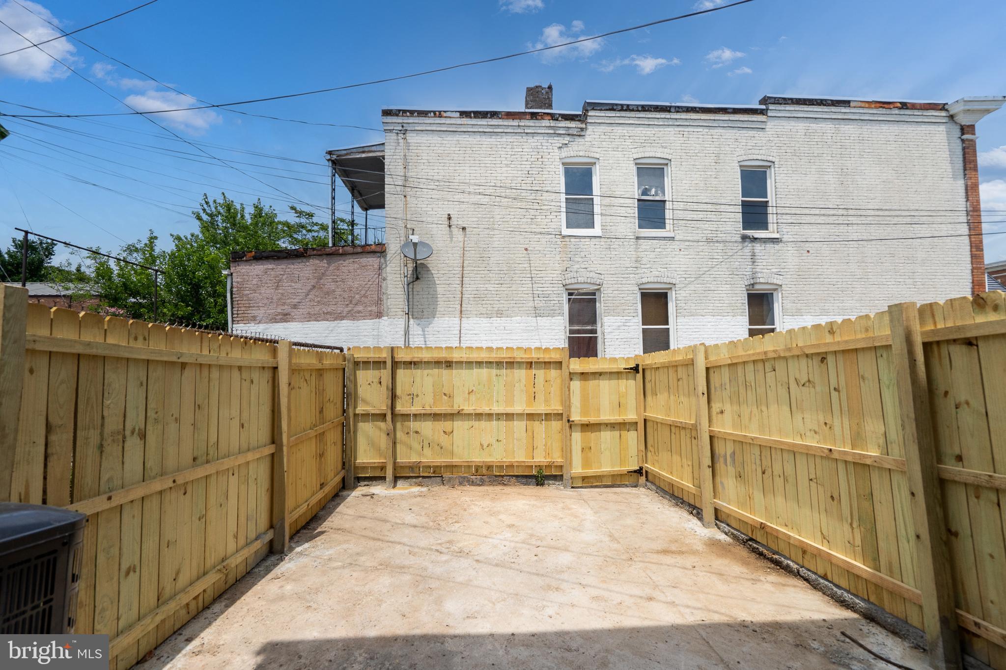 BROADWAY EAST - Residential