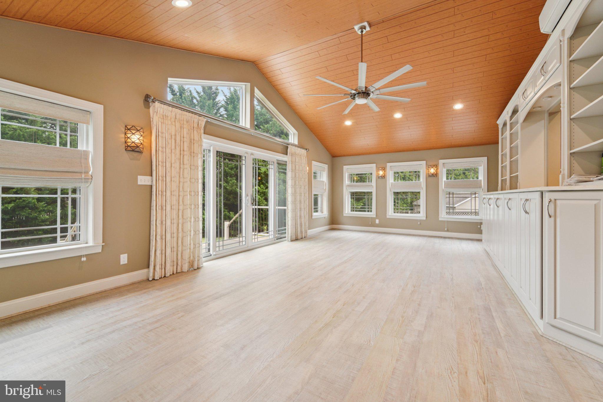 8236 CHAMPION COURT