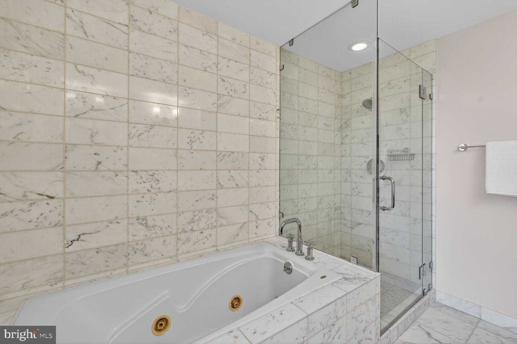 COURTHOUSE - Residential Lease