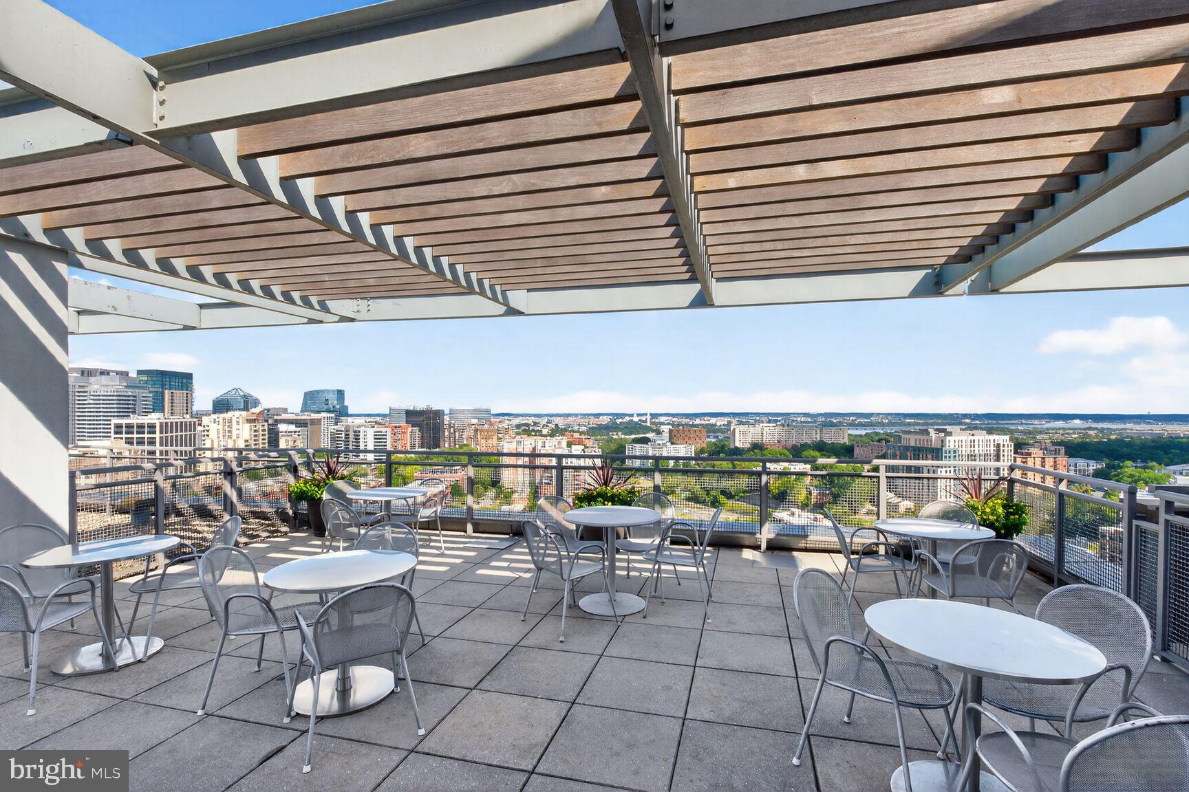 COURTHOUSE - Residential Lease