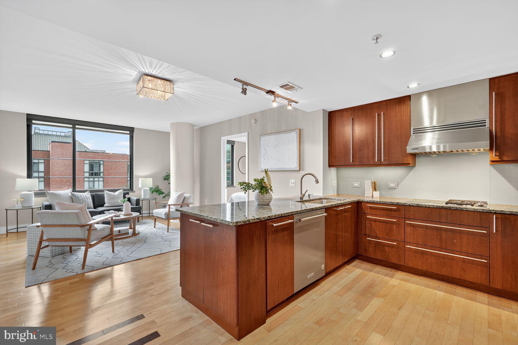 COURTHOUSE - Residential Lease