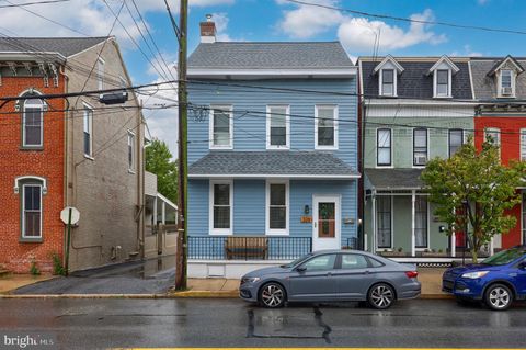 Photo of 326 N 3RD ST, COLUMBIA, PA 17512 (MLS # PALA2026448)