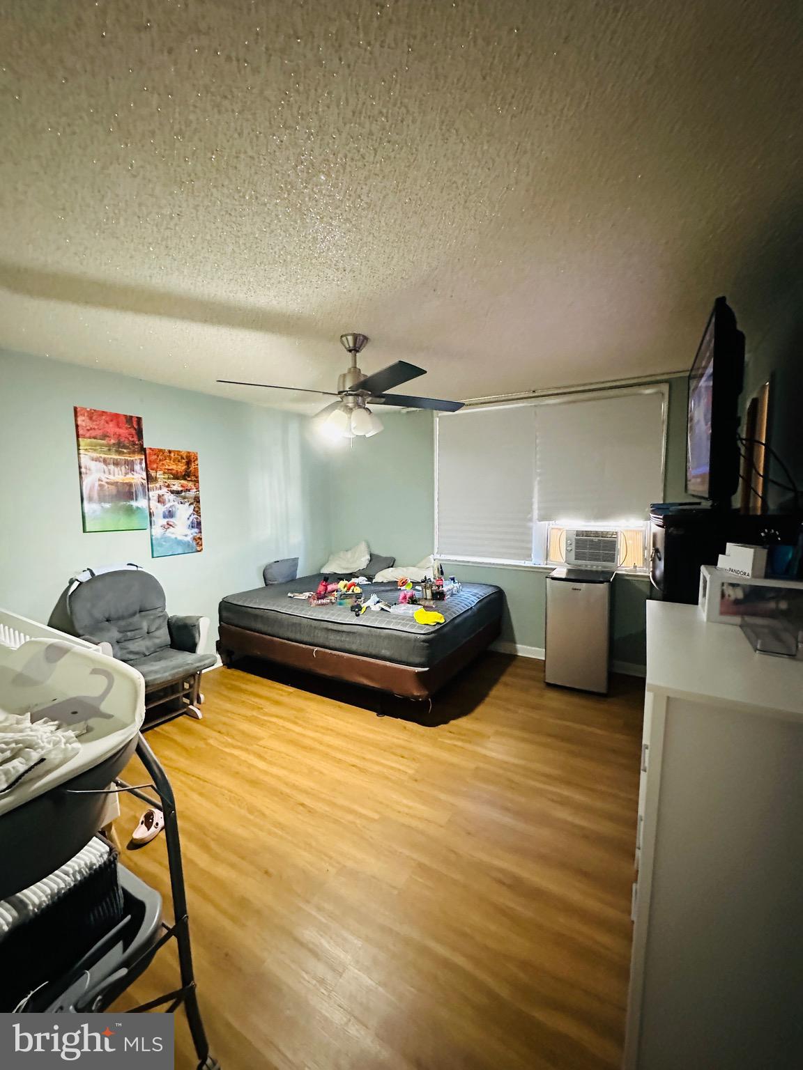 OXFORD CIRCLE - Residential