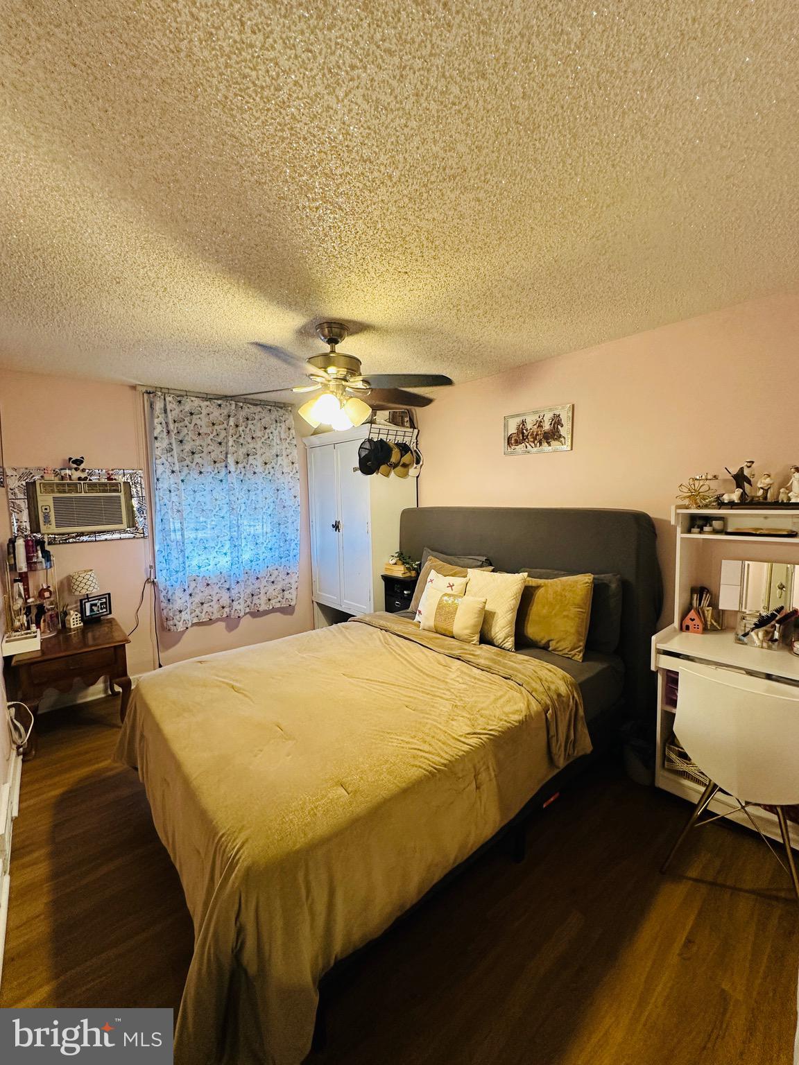 OXFORD CIRCLE - Residential