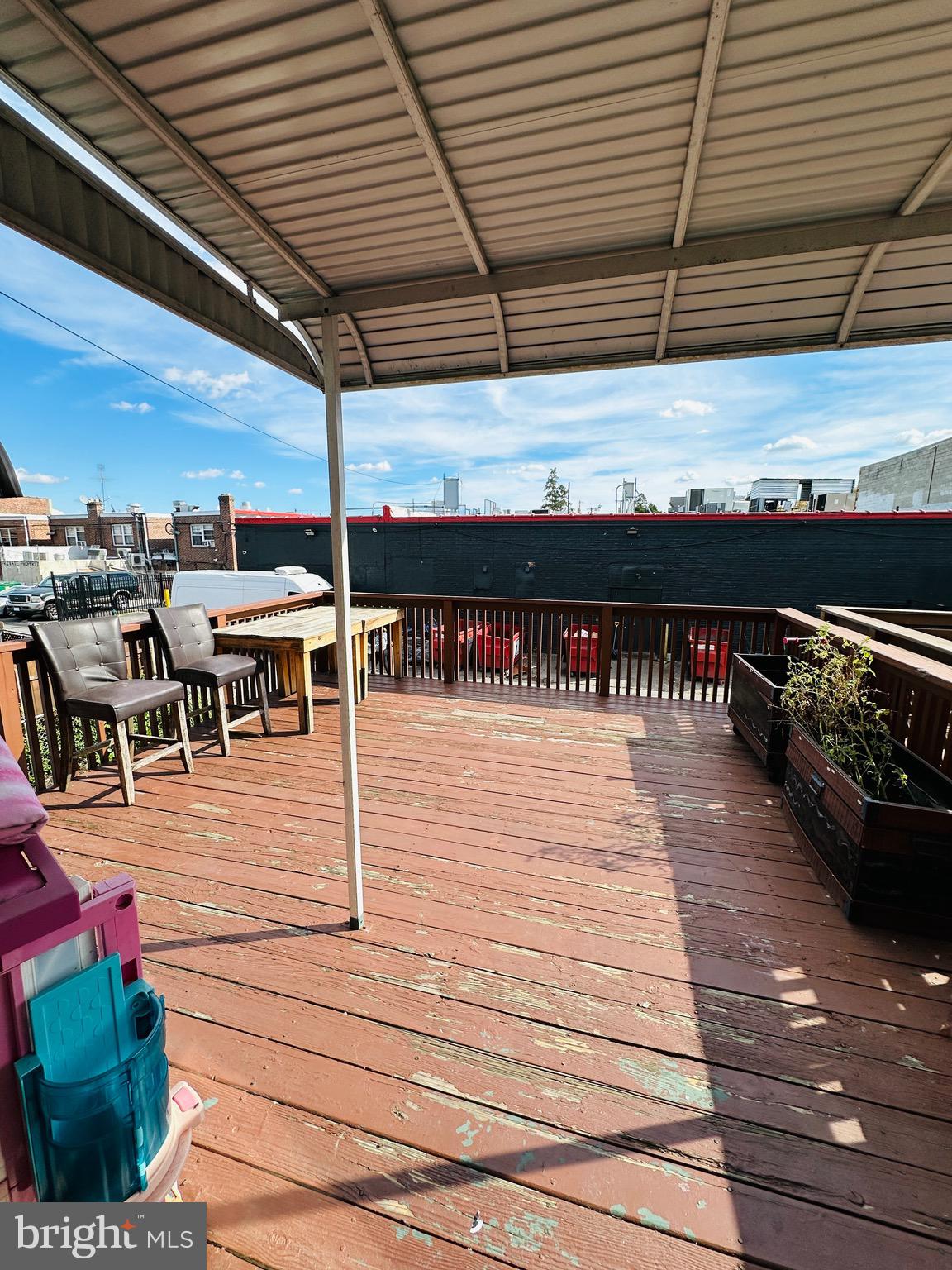 OXFORD CIRCLE - Residential