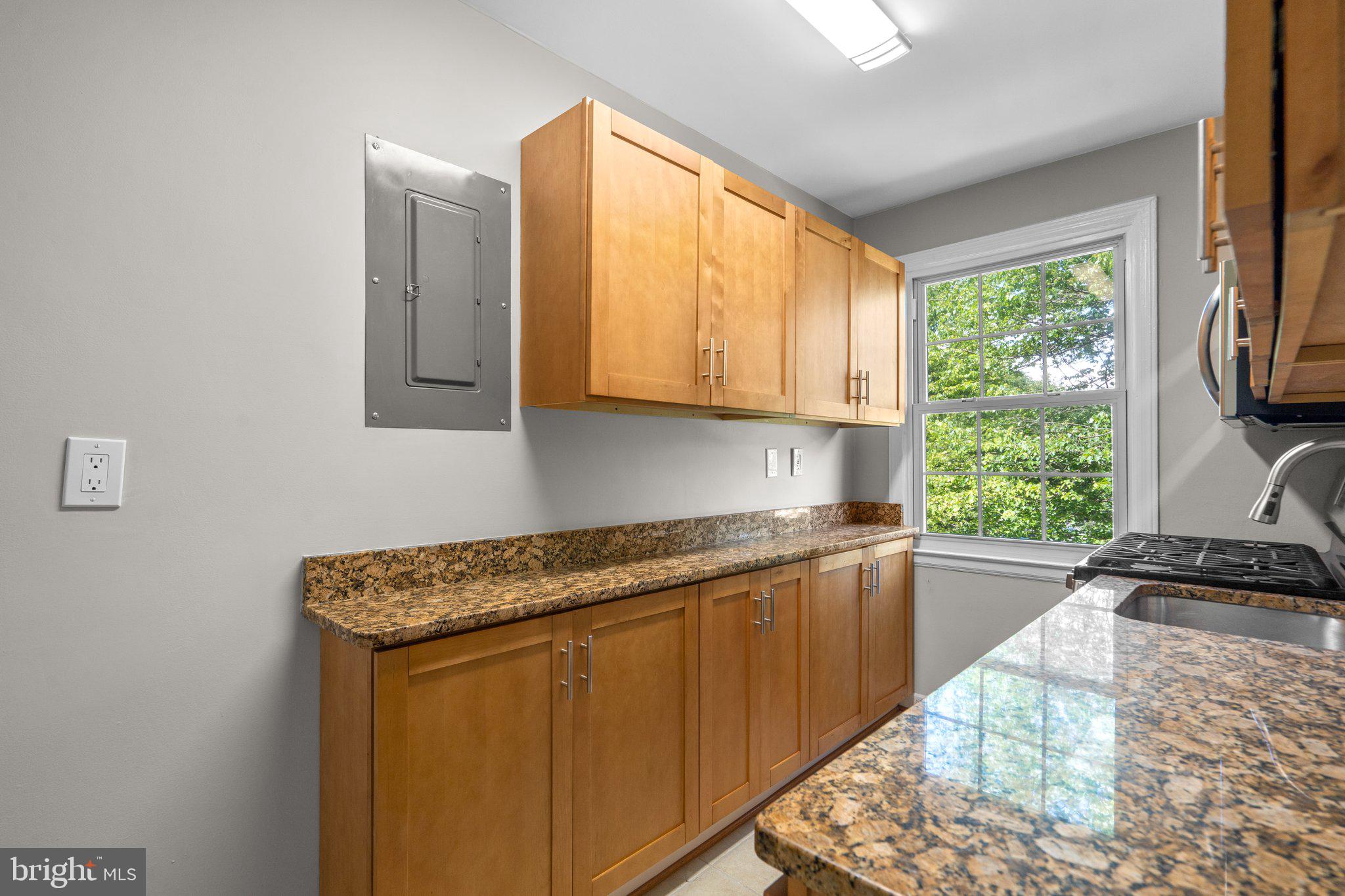 ROCK CREEK VILLAGE CONDOMINIUMS - Residential