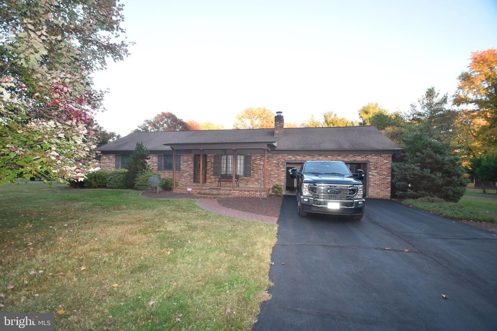 Photo of 27 Woodside Lane, BEAR, DE 19701 (MLS # DENC2091930)