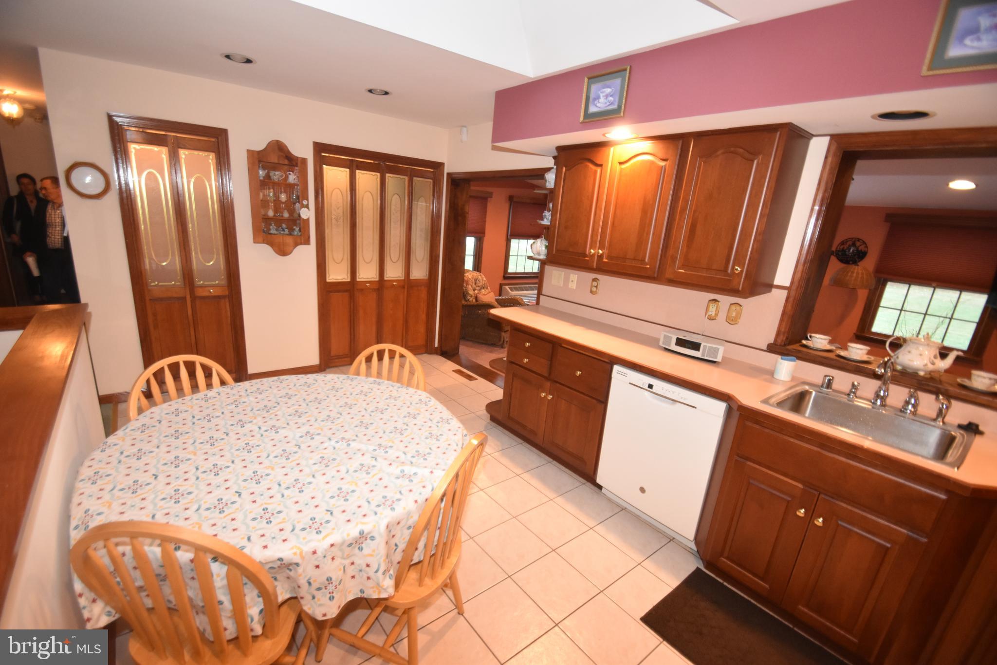 27 WOODSIDE LANE