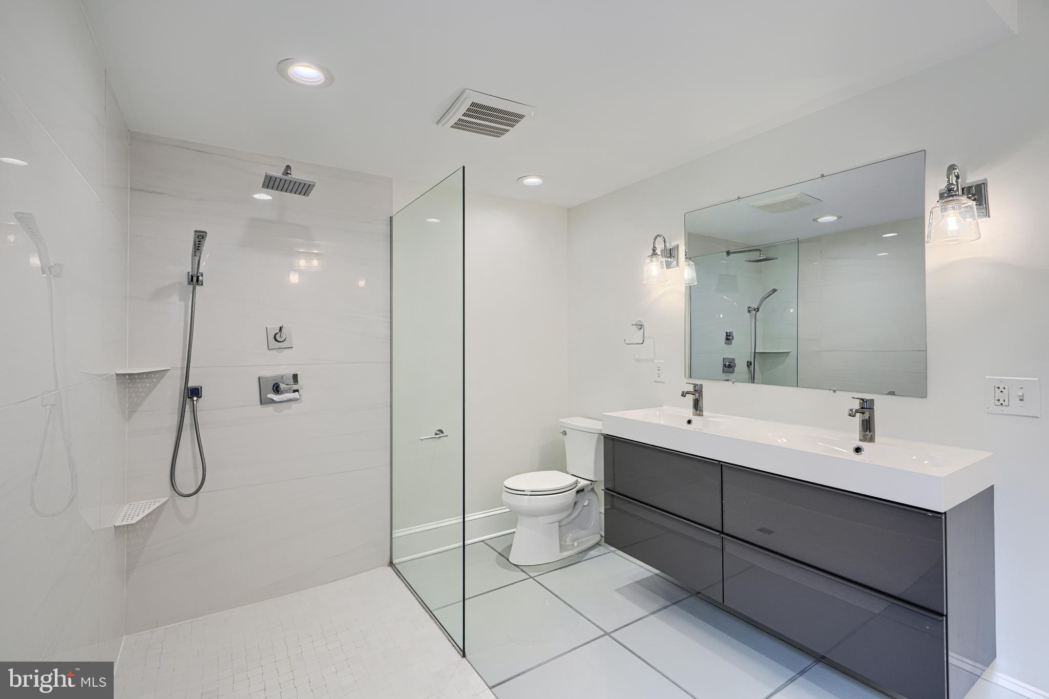 BUTCHERS HILL - Residential