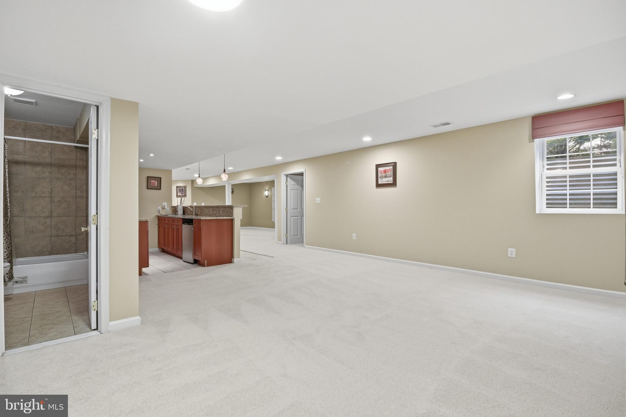 OAKTON RIDGE - Residential