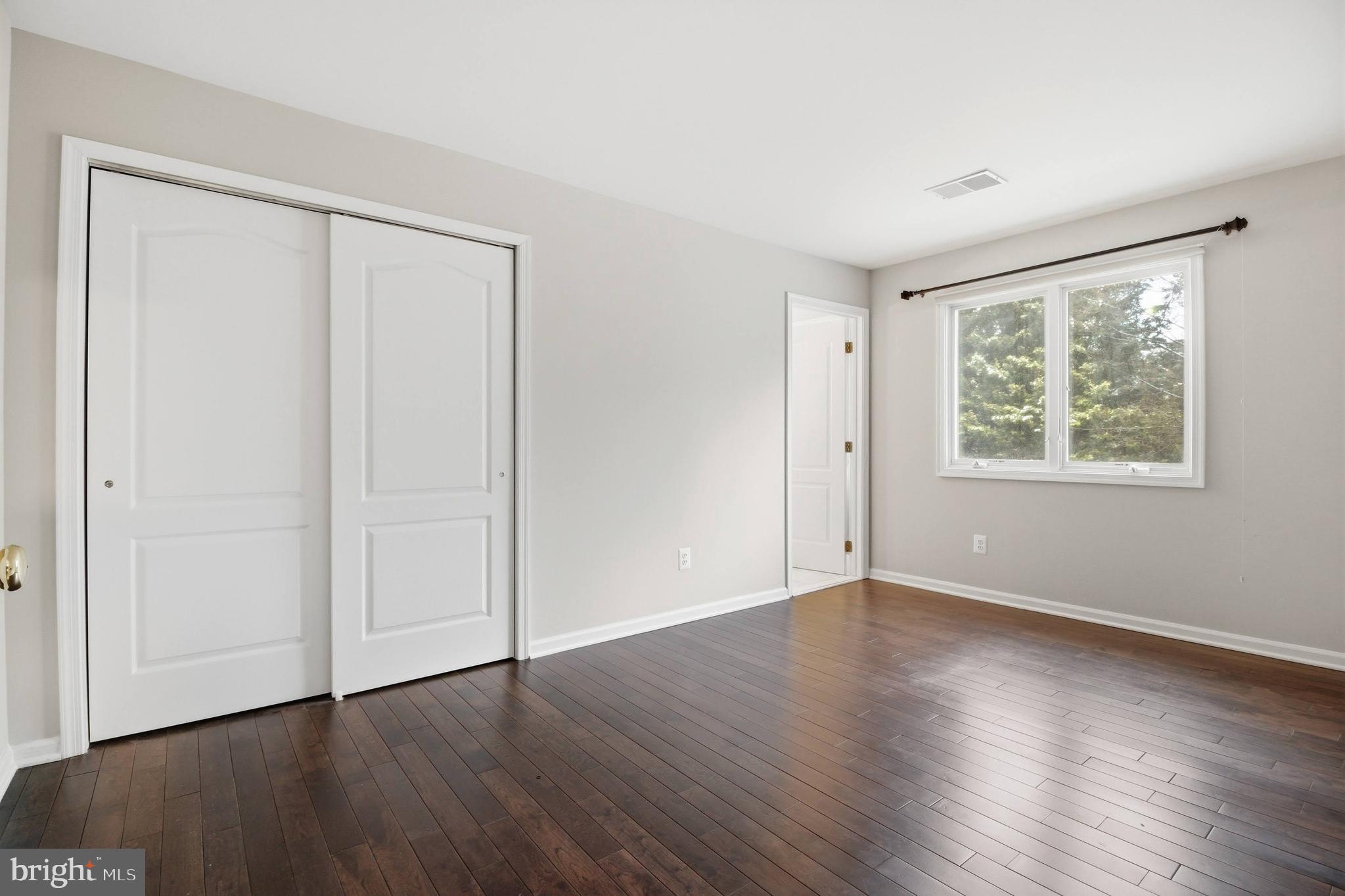 OAKTON RIDGE - Residential