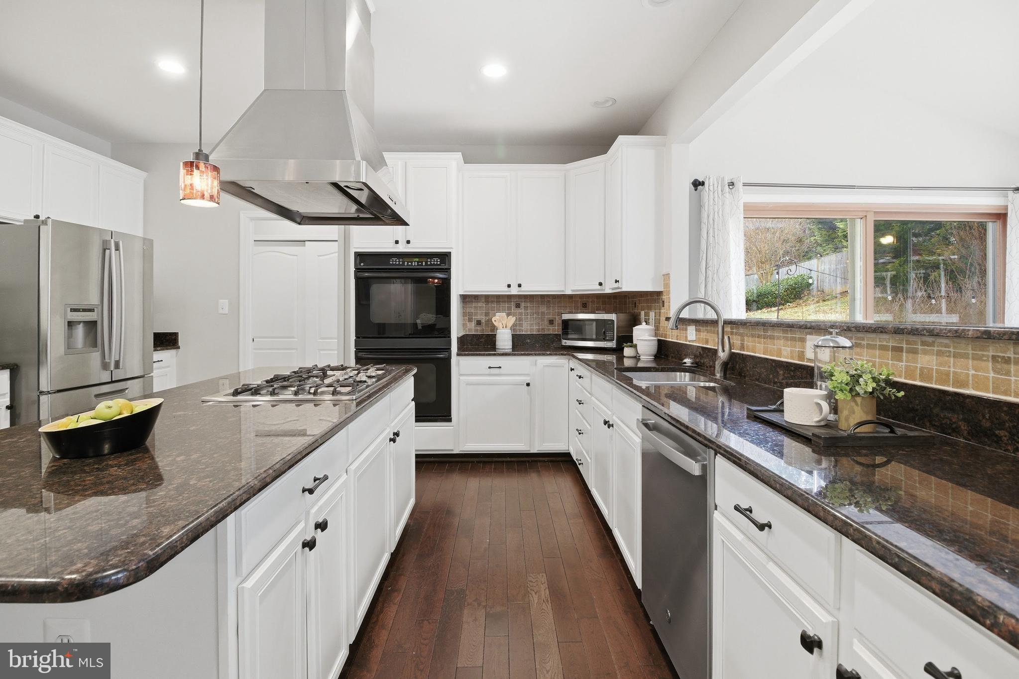 OAKTON RIDGE - Residential