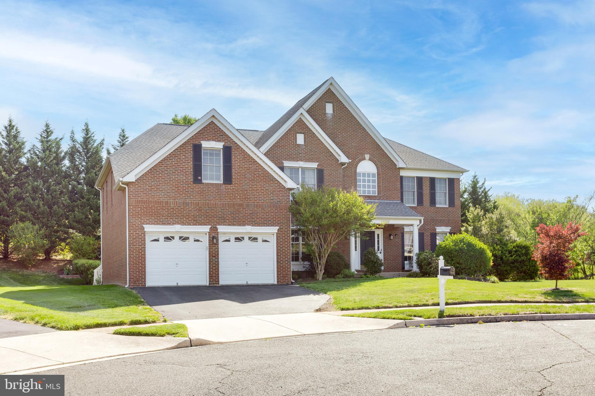 OAKTON RIDGE - Residential