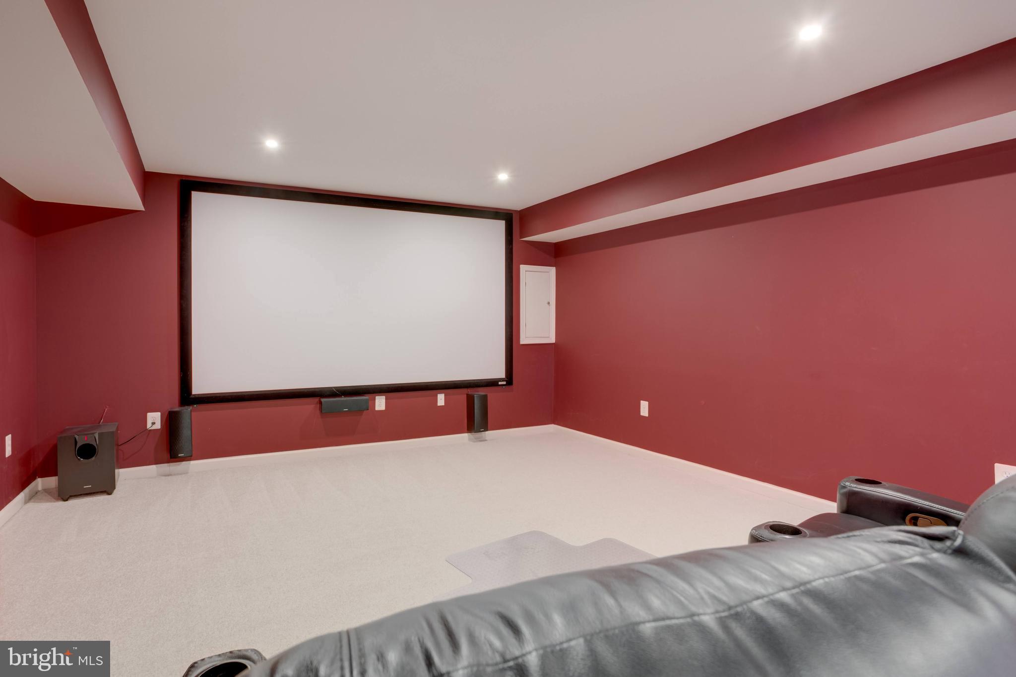 OAKTON RIDGE - Residential