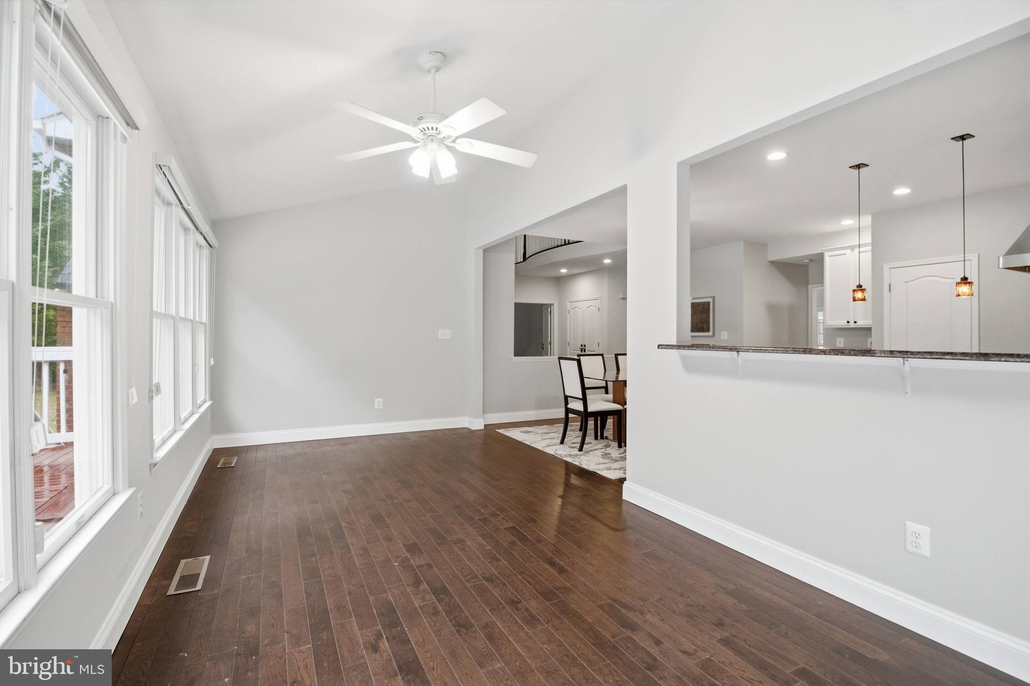 OAKTON RIDGE - Residential