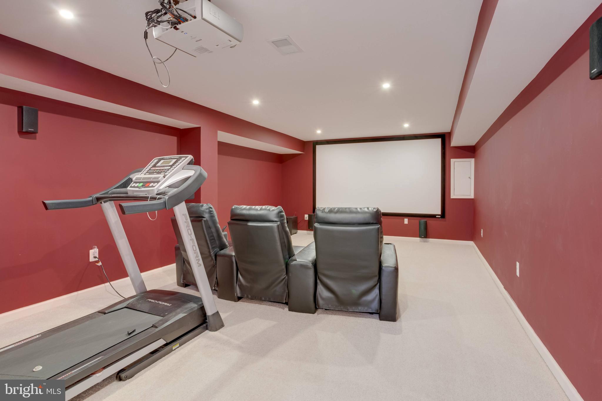 OAKTON RIDGE - Residential