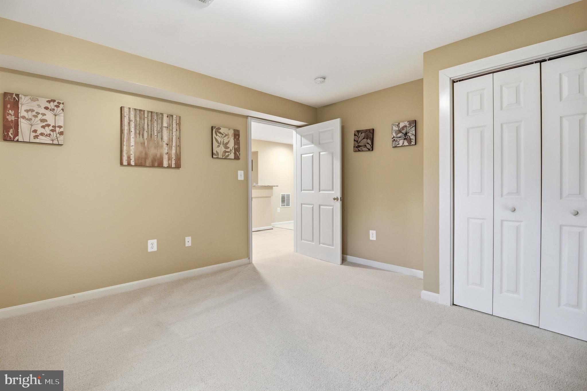 OAKTON RIDGE - Residential