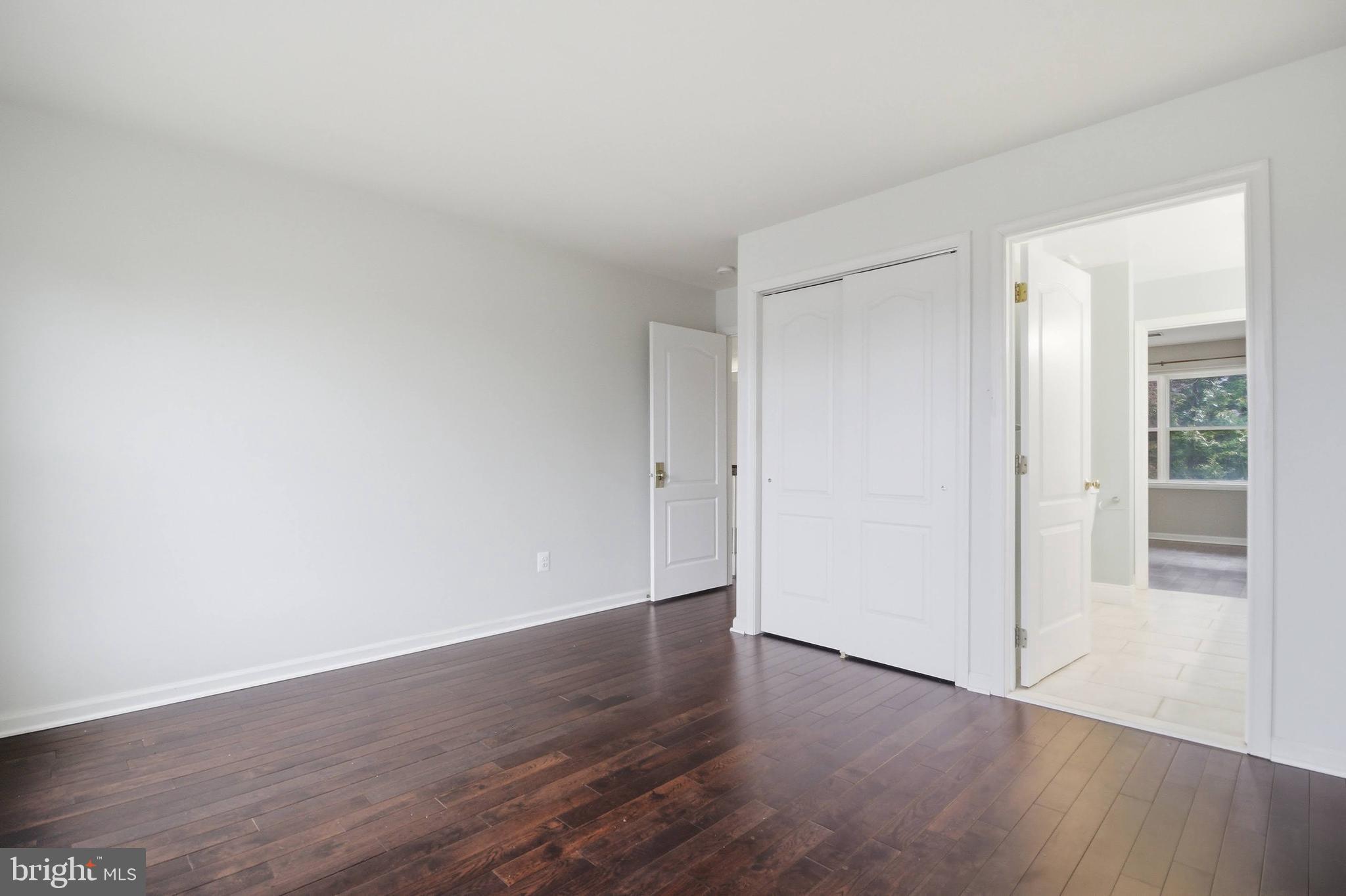 OAKTON RIDGE - Residential