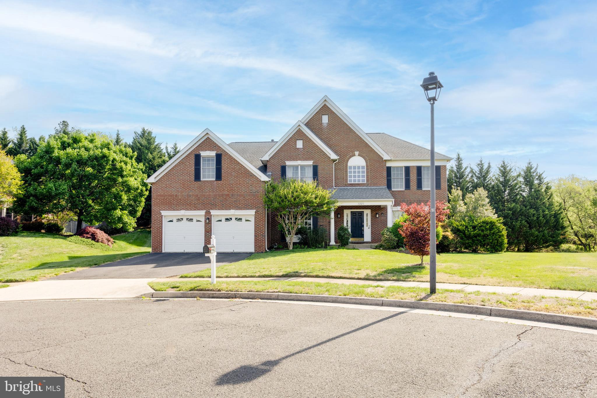 OAKTON RIDGE - Residential